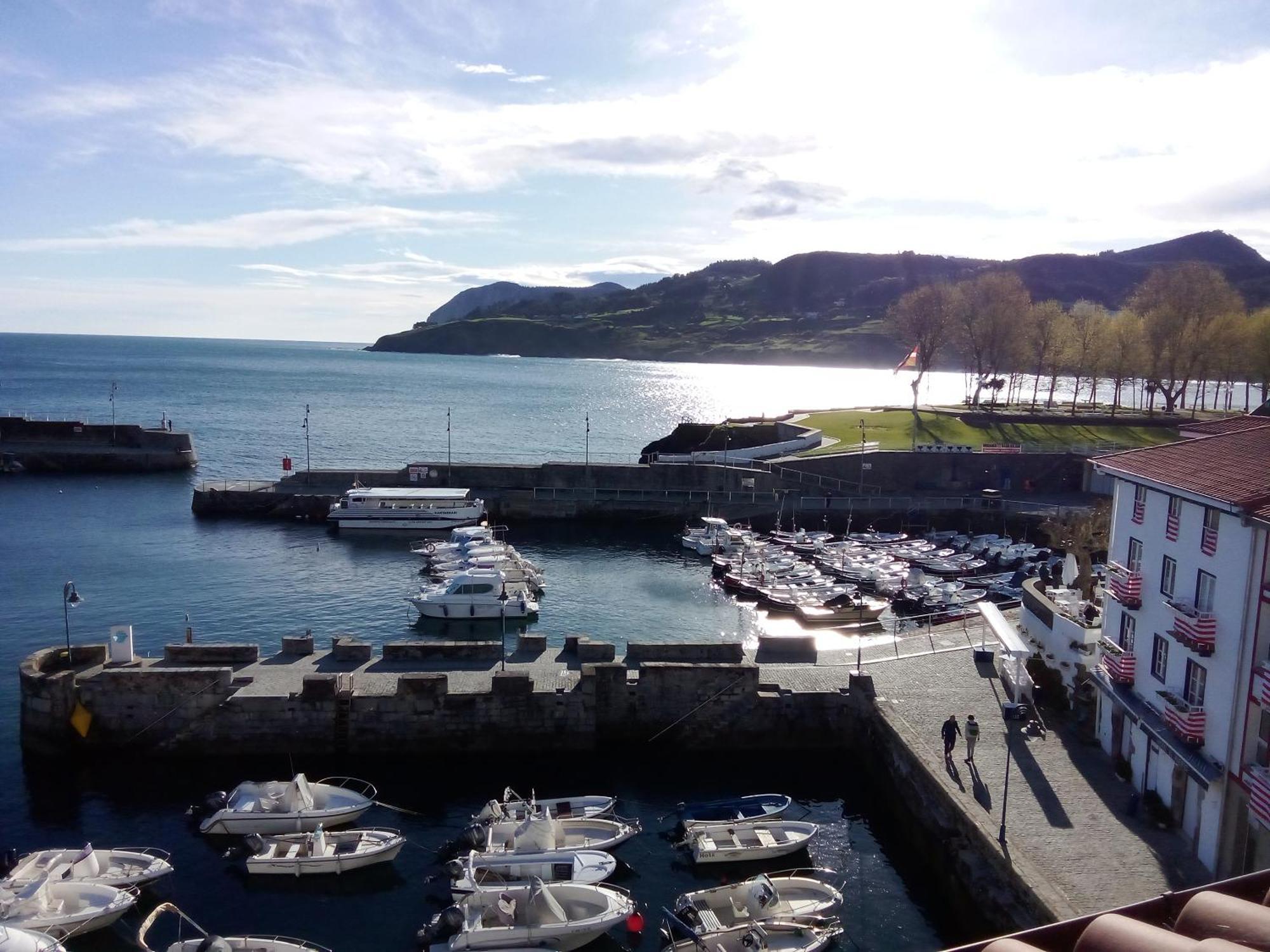 Atico Torrontero Apartment Mundaka Bagian luar foto